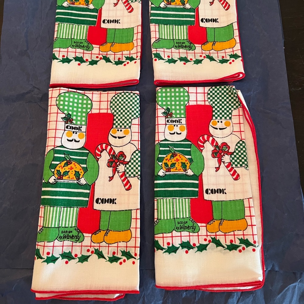 Christmas fabric napkins/hand towels design by Waverly,  Vintage set of 4 new
